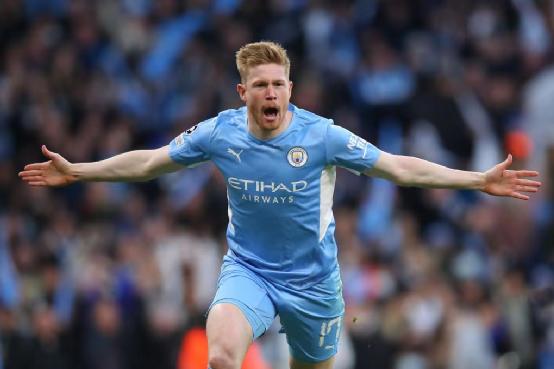 下课第1天 阿莫林笑容满面 遣散费975万 与妻子出门开心逛街