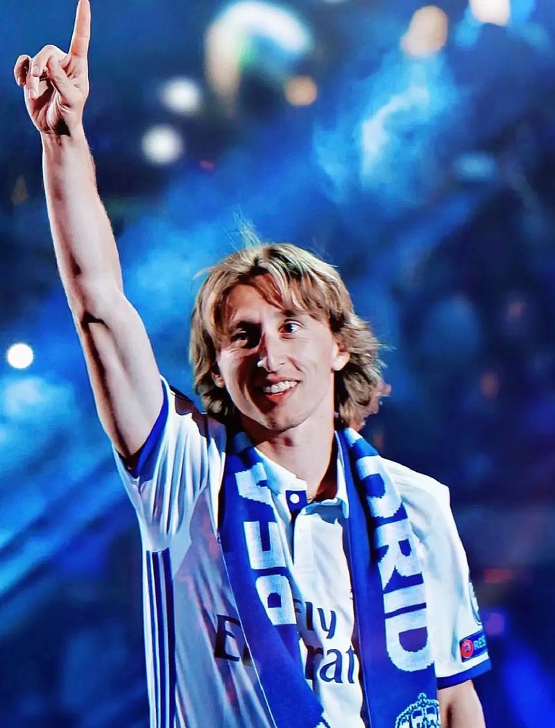 里程碑！保罗成历史唯一20000分12000助6000板球员